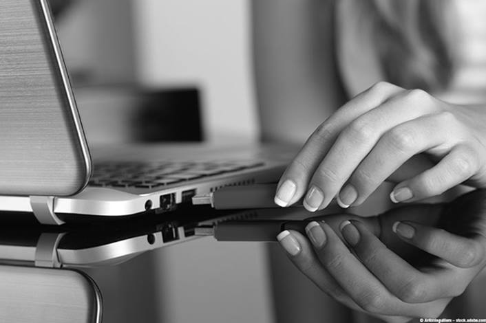 JUULing: What Parents Need to Know About the Latest Teen Trend JUULing: What Parents Need to Know About the Latest Teen Trend